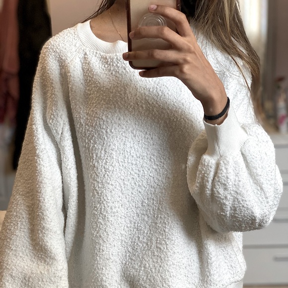 White cozy teddy style sweater - Picture 1 of 2